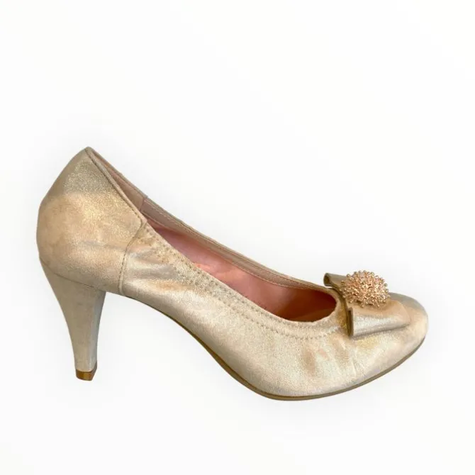 Le Babe Luce Gold Court Shoe (Style 4001)