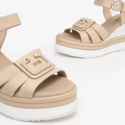 Nerogiardini Nude Wedge Sandal