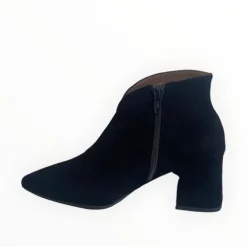 Wonders Eliot V Cut Ankle Boot